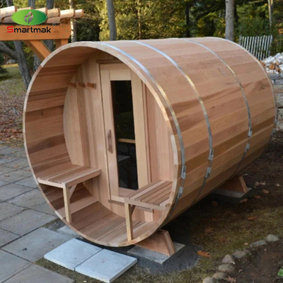 Buitenhouten sauna met houtvaten Ruimte Sauna van massief hout voor tuingebruik