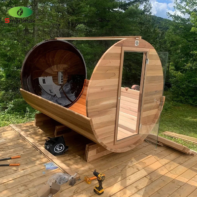 Buitenhouten sauna met houtvaten Ruimte Sauna van massief hout voor tuingebruik