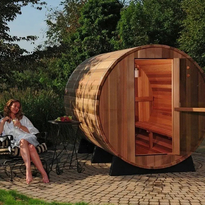 Buitensauna met cederhout, houtkachel, stoomsauna voor 6 personen.